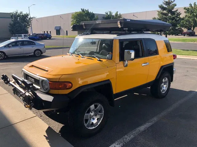 Eezi-Awn Toyota FJ Cruiser K9 Load Bar Kit